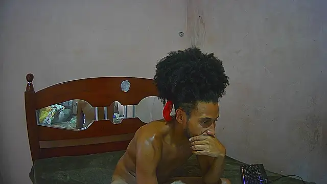 SkinnyLatinMan online show from 12/03/24, 11:22