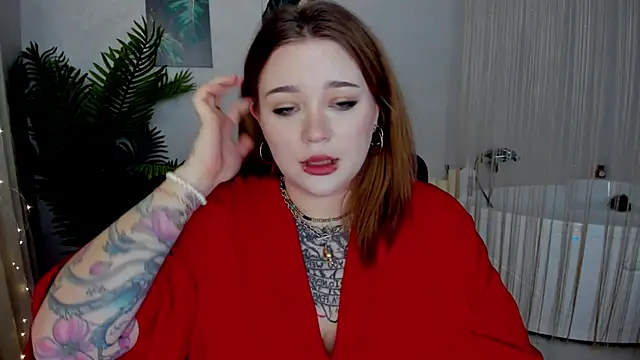 MoonLghte online show from 02/12/25, 07:35