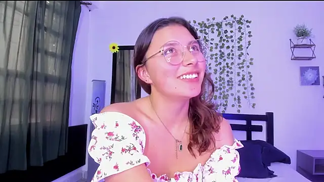 Noellesable online show from 12/29/24, 09:09