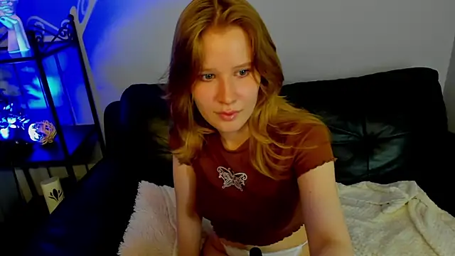 Snapshot of EvaStevs chatting on 12/12/24, 08:21 EvaStevs online show from 12/12/24, 08:21