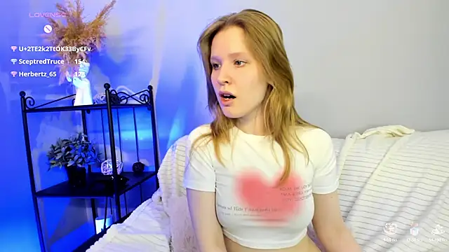 Snapshot of EvaStevs chatting on 01/04/25, 09:41 EvaStevs online show from 01/04/25, 09:41