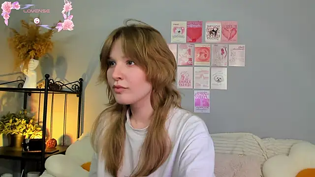 Snapshot of EvaStevs chatting on 03/09/25, 12:00 EvaStevs online show from 03/09/25, 12:00