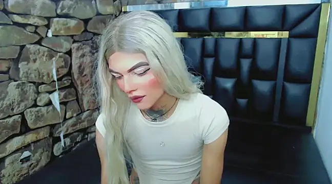 Luna and valery online show from 01/25/25, 08:10