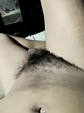 Snapshot of lopezerix1 chatting on 09/13/25, 12:10 lopezerix1 online show from 09/13/25, 12:10