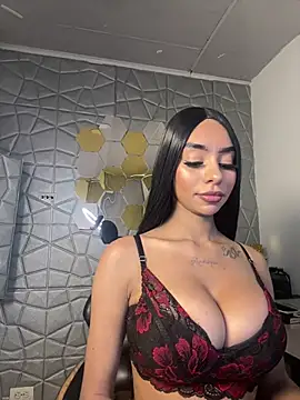 Tiffanny online show from 03/03/25, 12:48