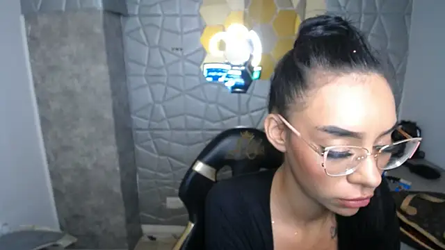 Tiffanny online show from 03/13/25, 06:56