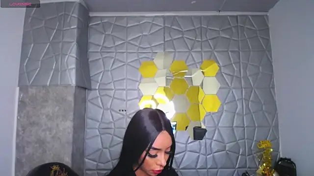 Tiffanny online show from 03/16/25, 12:33