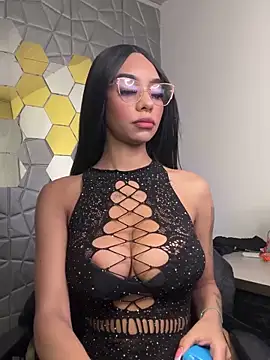 Tiffanny online show from 03/22/25, 12:35