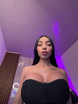 Tiffanny online show from 03/03/26, 12:33