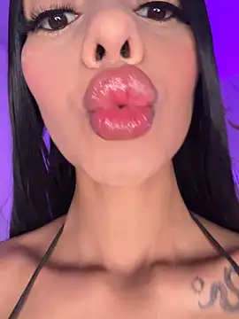 Tiffanny online show from 04/08/26, 03:01