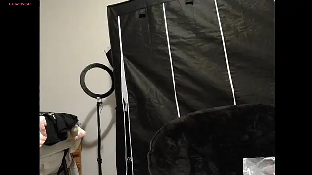 LilyFoxxx online show from 03/17/25, 03:25