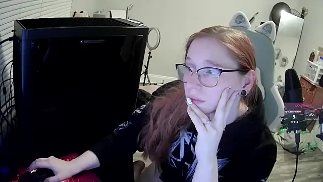 LilyFoxxx online show from 10/17/25, 03:10