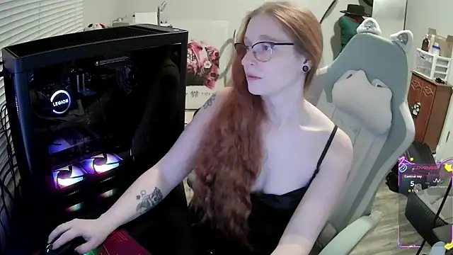 LilyFoxxx online show from 11/21/25, 04:22