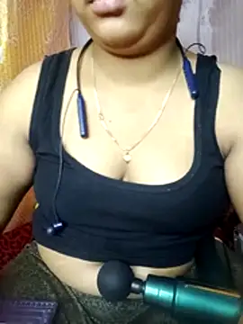 Snapshot of Super-Couple chatting on 04/15/26, 06:26 Super-Couple online show from 04/15/26, 06:26