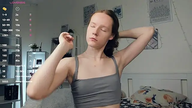 Snapshot of ZaraBluitt chatting on 10/29/25, 07:32 ZaraBluitt online show from 10/29/25, 07:32