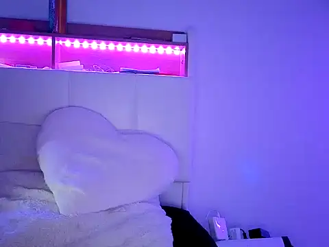 nicole77745 online show from 03/08/26, 02:43