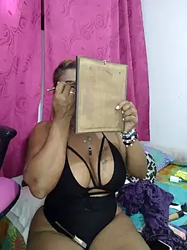 Snapshot of milf_venus chatting on 12/27/24, 07:46 milf venus online show from 12/27/24, 07:46