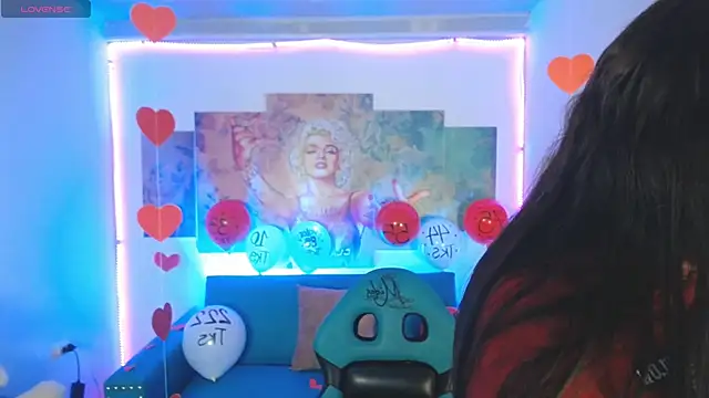 Snapshot of Sofi_hot_4m chatting on 02/15/25, 12:54 Sofi hot 4m online show from 02/15/25, 12:54