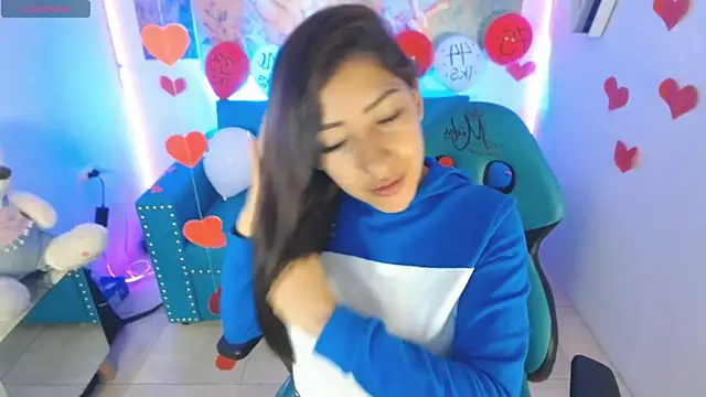 Snapshot of Sofi_hot_4m chatting on 02/17/25, 01:21 Sofi hot 4m online show from 02/17/25, 01:21