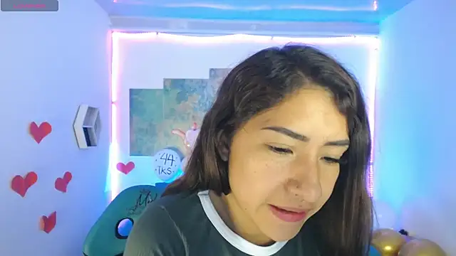 Snapshot of Sofi_hot_4m chatting on 02/26/25, 01:30 Sofi hot 4m online show from 02/26/25, 01:30