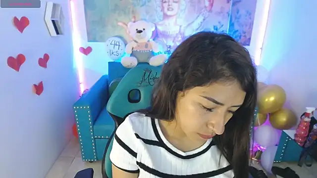 Snapshot of Sofi_hot_4m chatting on 02/27/25, 12:56 Sofi hot 4m online show from 02/27/25, 12:56