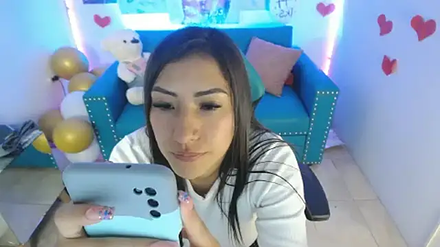 Snapshot of Sofi_hot_4m chatting on 03/05/25, 04:24 Sofi hot 4m online show from 03/05/25, 04:24