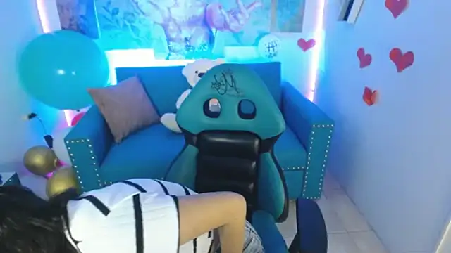 Snapshot of Sofi_hot_4m chatting on 03/19/25, 12:34 Sofi hot 4m online show from 03/19/25, 12:34