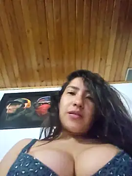 Snapshot of Sofi_hot_4m chatting on 09/24/25, 02:15 Sofi hot 4m online show from 09/24/25, 02:15