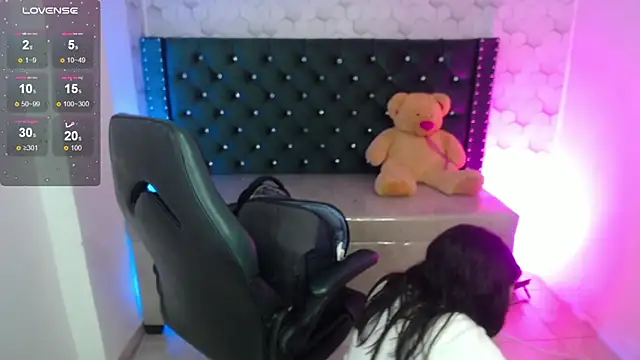 Snapshot of Sofi_hot_4m chatting on 10/06/25, 12:46 Sofi hot 4m online show from 10/06/25, 12:46