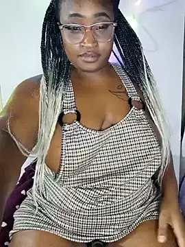 Snapshot of TheeNicole chatting on 03/08/25, 10:45 TheeNicole online show from 03/08/25, 10:45