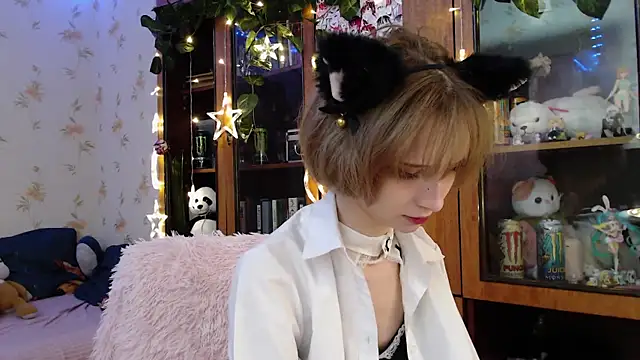 cloudgirrl online show from 02/27/25, 10:53