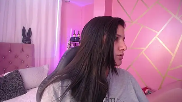 frreeya online show from 01/21/25, 08:32