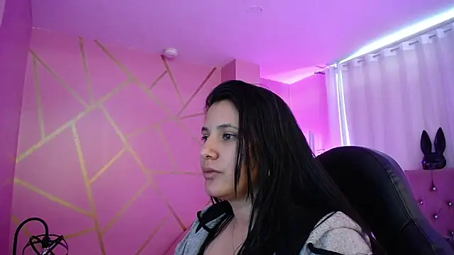 frreeya online show from 01/22/25, 10:37