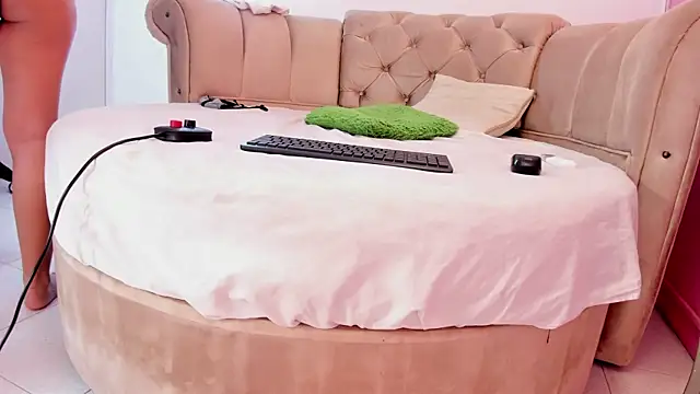 khloeblake online show from 01/07/25, 07:20