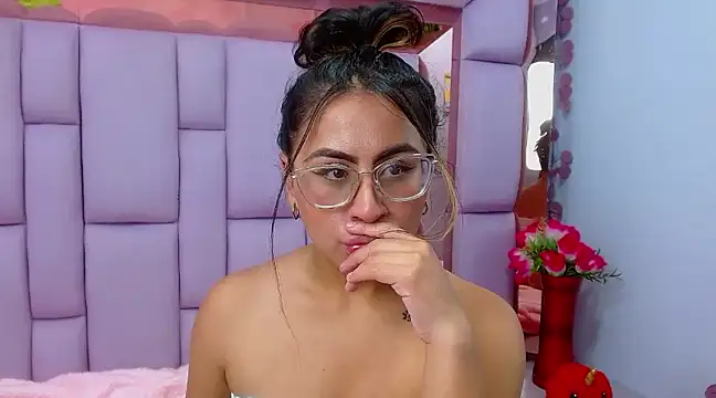 Snapshot of Freya_Miller_ chatting on 02/07/25, 03:34 Freya Miller online show from 02/07/25, 03:34