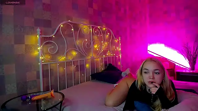 Christy Little online show from 02/01/25, 02:37