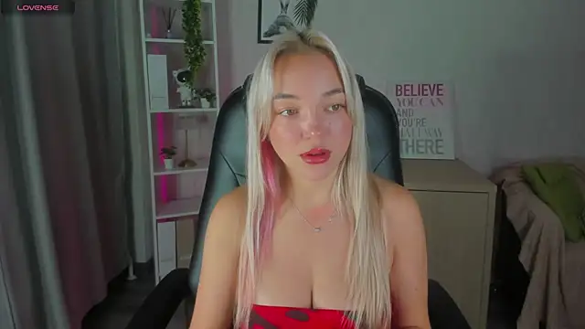 Christy Little online show from 11/04/25, 12:21