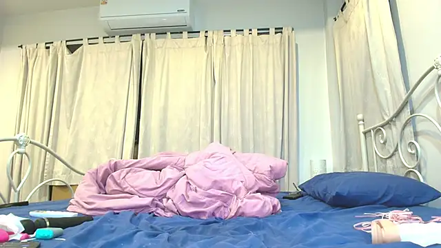 seo yeon  online show from 01/08/25, 04:33