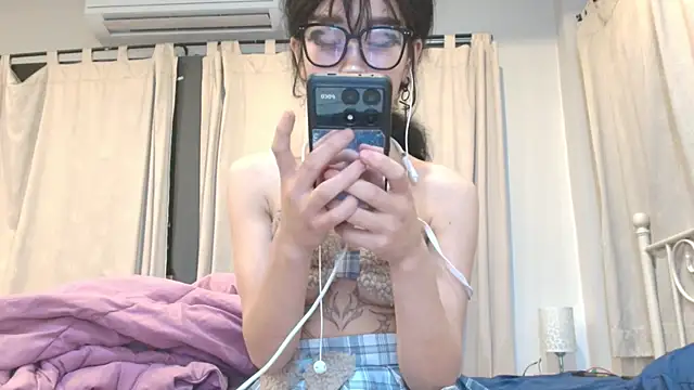 seo yeon  online show from 01/18/25, 02:33