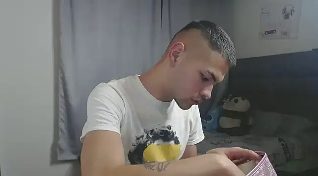 MarceloMilk online show from 02/25/25, 02:25