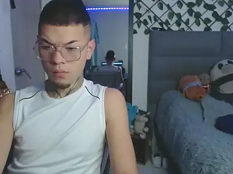 MarceloMilk online show from 09/23/25, 05:38