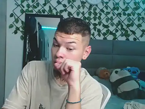 MarceloMilk online show from 09/25/25, 01:53