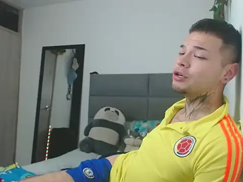 MarceloMilk online show from 10/03/25, 04:53