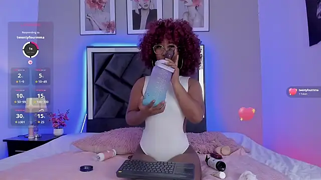 Snapshot of RachellEbony chatting on 09/13/25, 11:54 RachellEbony online show from 09/13/25, 11:54