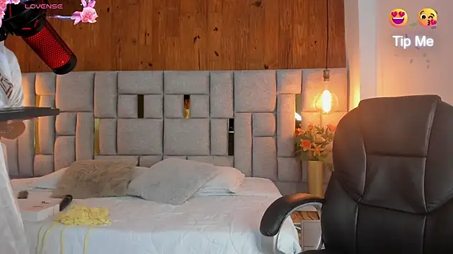 Saori newman online show from 01/17/25, 12:10