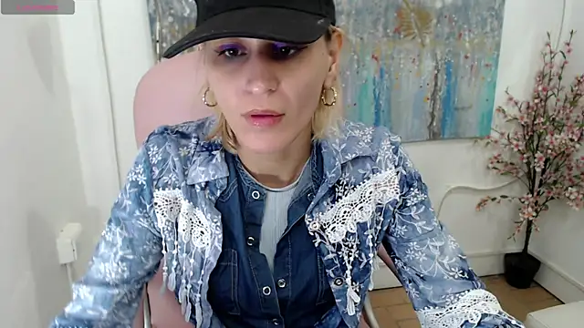 ariana crazzy online show from 12/29/24, 05:54