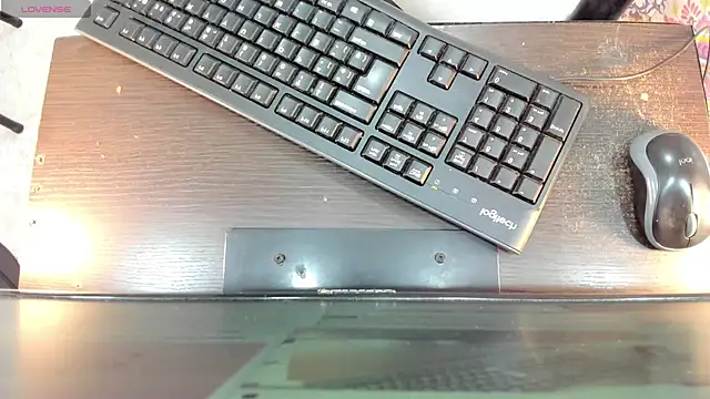 ariana crazzy online show from 01/13/25, 04:08