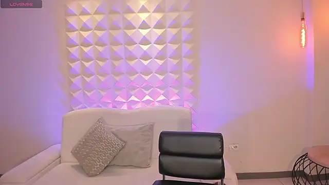 AlinaKravitz online show from 02/08/26, 06:22