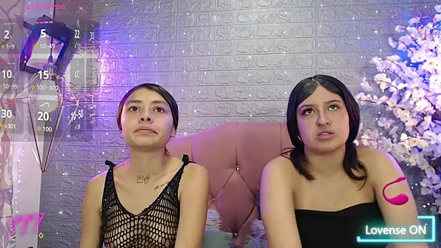 Snapshot of _lesbi_hard_69 chatting on 06/18/26, 02:45 lesbi hard 69 online show from 06/18/26, 02:45
