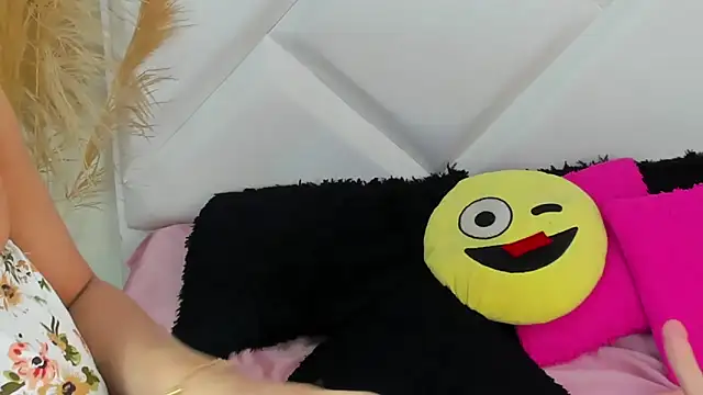 ScarlethNatasha online show from 02/13/25, 10:11